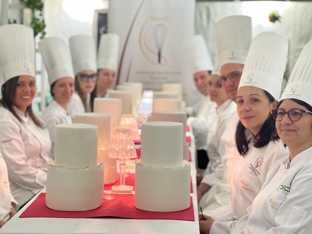 SantAgata Grande Successo Il Corso Di Cake Design Natalizio